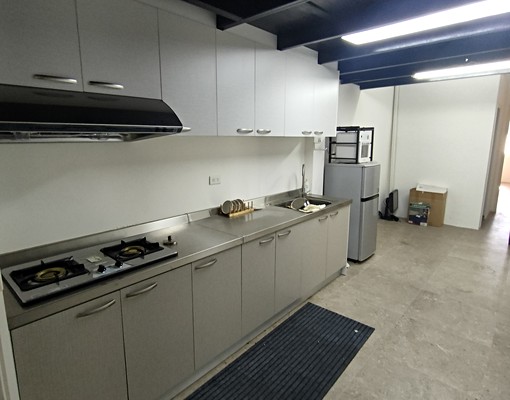 🏡凌群🏡基隆廟口旁全新裝潢透天三四樓分租 - Image 3