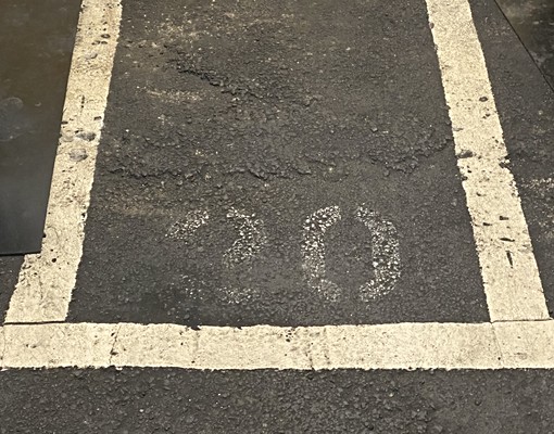 全新家電漂亮潔淨安全單人房附室內機車位近台元AI高速公路 - Image 15
