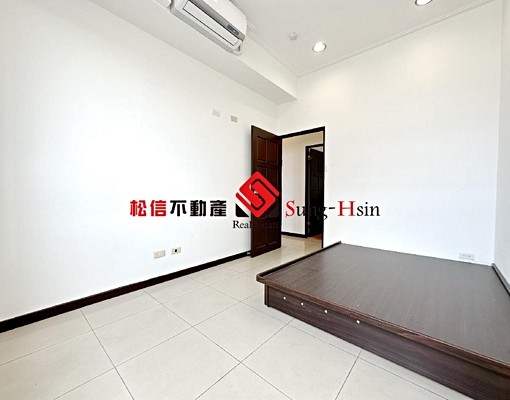 信義區優質高樓4房~採光美/機能強/鬧中取靜/含平車/家具齊 - Image 8