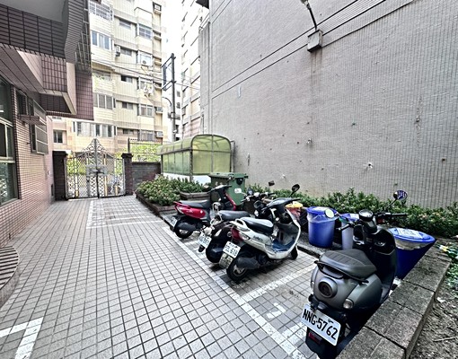 Lalaport-台中車站-附陽台-可寵-可雙租補 - Image 6