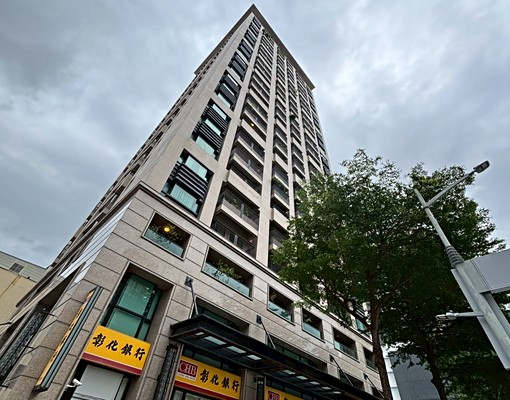 公園首排⭐高鐵鼎宇博愛之星⭐ - Image 1