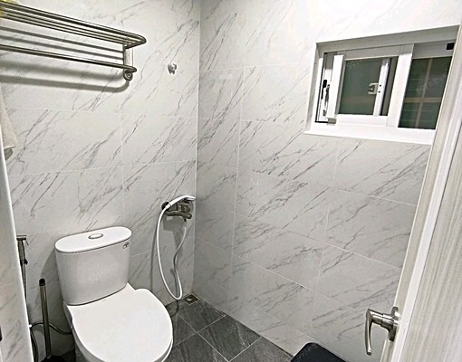 近亞東醫院站一樓屋況佳小資族共生雅房衛浴共用客廳廚房可租車位 - Image 5