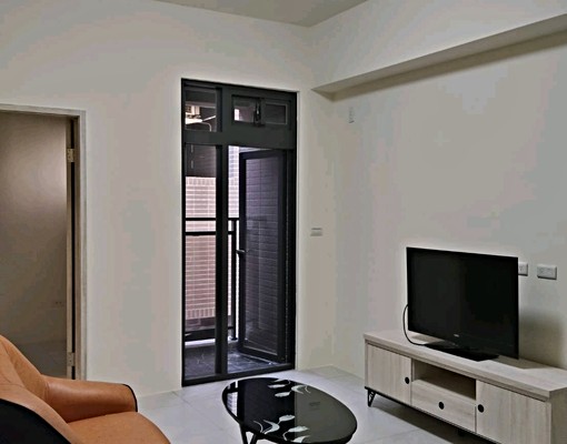 屋主自租全新電梯住宅 - Image 1