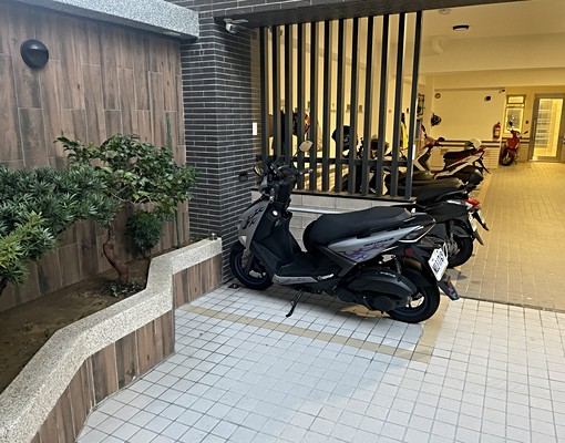 全新建築!!電梯.室內機車位.台電計費.變頻家電.禁菸.寵物 - Image 2
