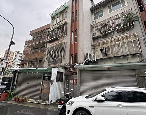 全新裝潢四樓頂好爬/可寵/捷運五分鐘/中信伊森 - Image 2