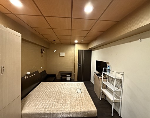 府中可貓套房-8坪空間有對外窗⏩Howard - Image 1