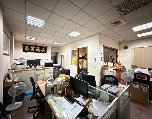 朝貴一街公園旁倉儲空間地下室另出租雙店面8米寬商務中心!!! - Image 10