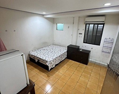 近捷運火車站安靜套房 - Image 1