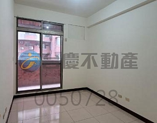 建工路麥當勞旁💖整棟透天店面💖學校人潮眾多 - Image 8