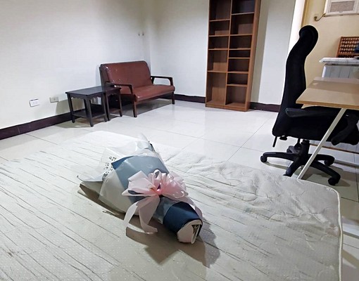 三多路~熱鬧百貨商圈捷運旁~邊間大套房~衛浴有開窗 - Image 3