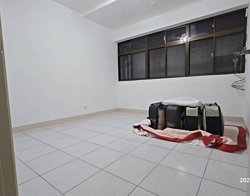全新裝修整層出租~四房一廳兩衛兩陽台~生活機能佳~交通便捷~ - Image 3