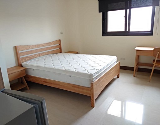 近全新電梯大樓套房(屋主自租免服務費) - Image 1