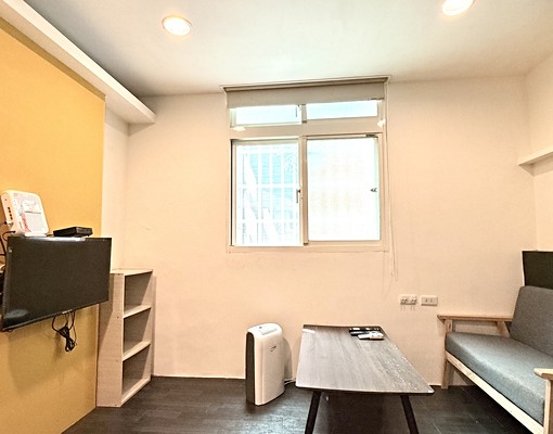 可租補市府站|永吉靜巷2樓採光套房 - Image 1