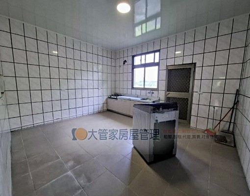 租超大坪數.透天附家電家具 - Image 4