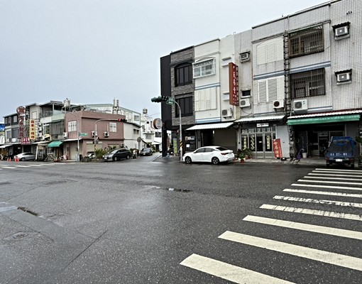 鄰黃昏市場透天店住 - Image 1