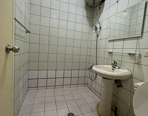 近中原大學夜市可租補低樓層優質學生套房 - Image 7