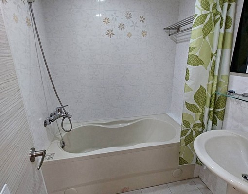 天母新光三越精品屋.安靜住家.屋況好 - Image 9