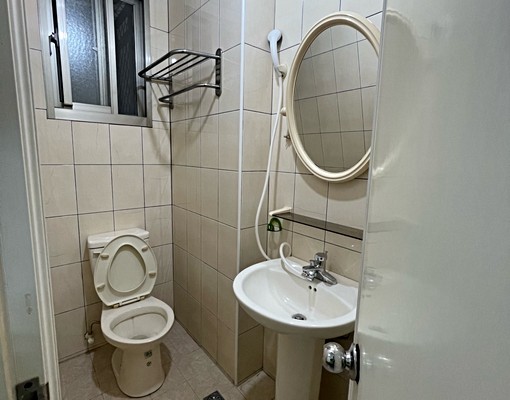 專約近莊敬郵局優質套房請洽大師房屋吳伊玲0955548751 - Image 3