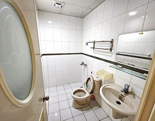 剩2間！近高醫商圈·愛河之心·十全熱河透天獨立套房 - Image 5