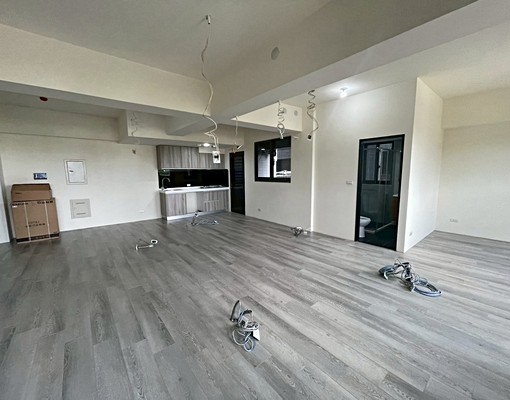 全新交屋、屋齡新、開放式格局+車位(可當住宅或辦公室~) - Image 1