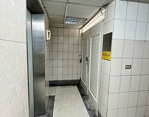 可租補免服務費★師大夜市台電大樓捷運站旁★露台戶一樓套房 - Image 9