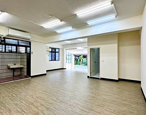 秀山國小旁/自強路面寬4.3米一樓大坪數住辦🏆台大房屋 - Image 2