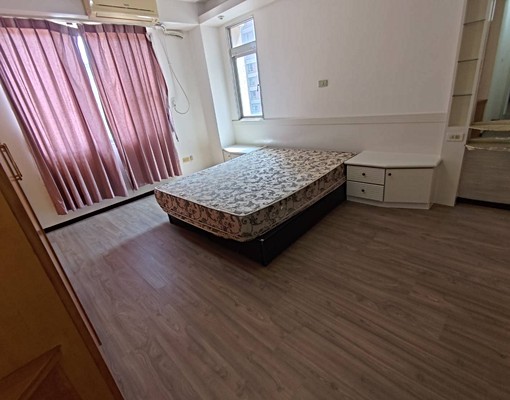 捷運G12中正商圈~綠園邸優質四房車含車含管 - Image 4