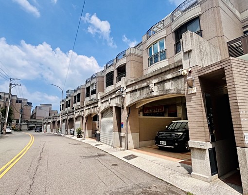 新光田🉑停三車🚘邊間透天🉑租補寵🐶💫附傢俱全配 - Image 12