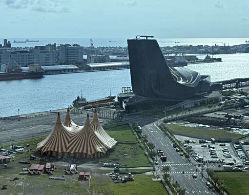 85大樓~無敵海景大套房\正面高雄港 - Image 1