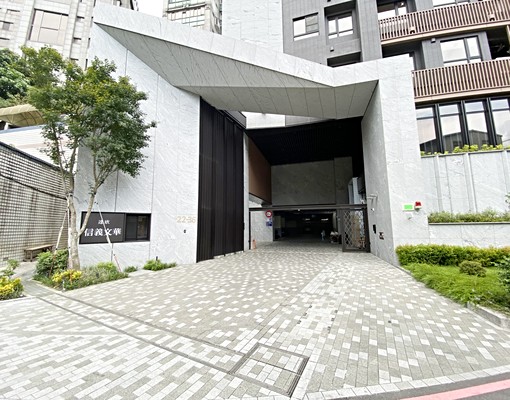 ★全新地標高質感大樓★全新裝潢2房首租★有平面車位可租 - Image 9