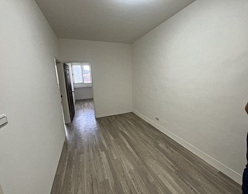 近忠孝醫院..馬路邊公寓4樓 - Image 3