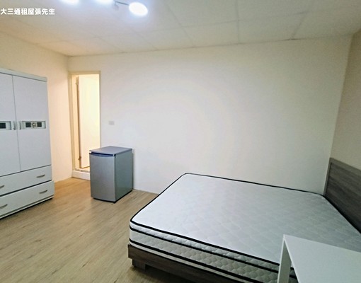 近板橋站大遠百溫馨採光佳獨立女性套房大空間可代收垃圾 - Image 8