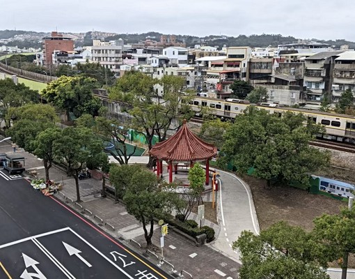 縣府中山路2樓新10坪套房,可開伙,獨立陽台、台電錶、可租補 - Image 14