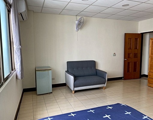 整層空間大.配備齊全.馬桶洗便座衛生乾淨又舒適本住處全面禁菸 - Image 5