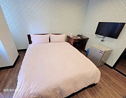 近南京三民站可租補代收垃圾溫馨套房採光佳大空間電梯房 - Image 2