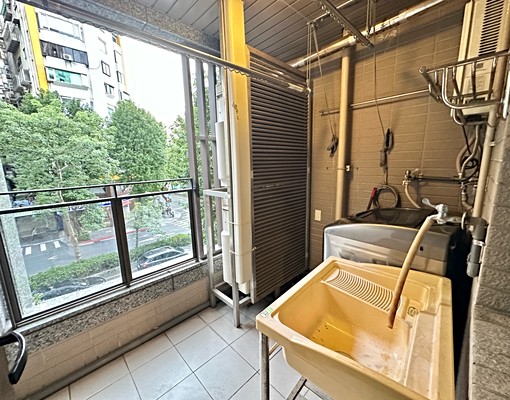 台北仁愛林蔭/含傢俱/近國父紀念館/含車位/可寵 - Image 11