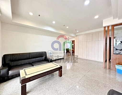 世貿東海,高質感社區,溫馨四房,視野極佳在家就能眺望夜景~ - Image 2