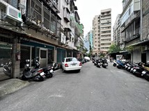 安慶街297巷近力行市場方便..