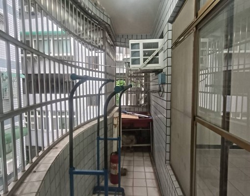 近中山國小1路公車生活機能佳 - Image 2