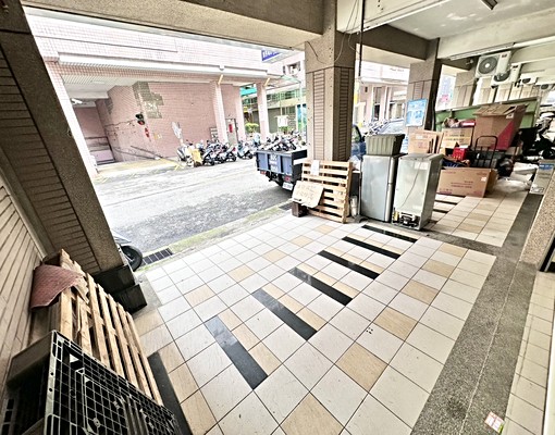 北屯財神廟🌺秒殺透店五房🌺門前平車🌺76坪🌺可神明廳 - Image 5