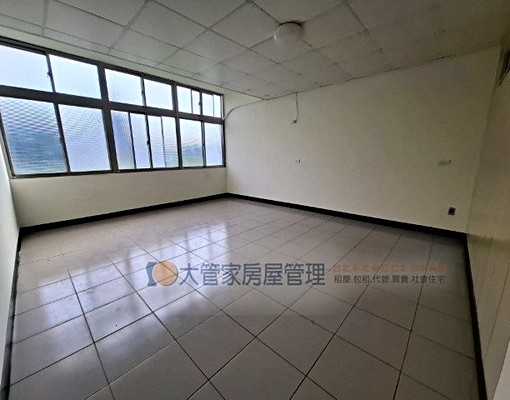 租超大坪數.透天附家電家具 - Image 6