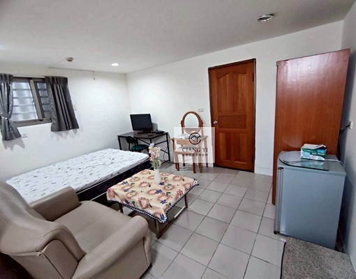 南區府緯街陽台套房獨立洗衣機 - Image 1