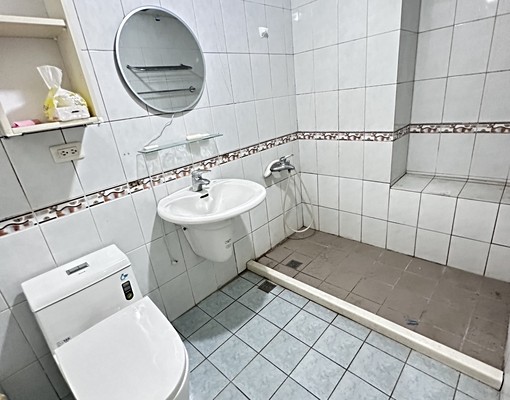 星鴻社宅/精美電梯兩房 - Image 10