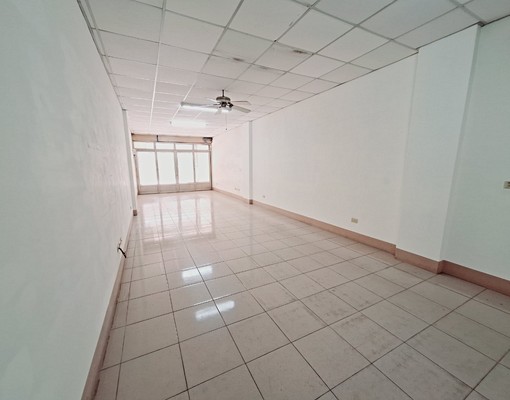 【仁愛家樂福𝟐𝟎米旁熱鬧店面】 - Image 5