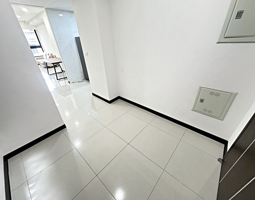 軍功商圈✅正3房/入門大玄關/可貓/平車✅可租補戶籍 - Image 3