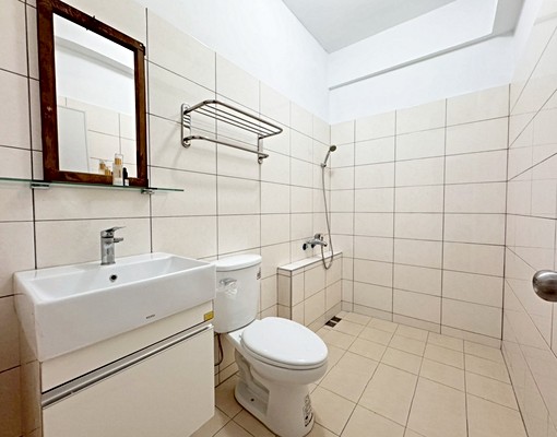 文賢路雙面臨路|優質傳統車庫透天-可租補 - Image 3