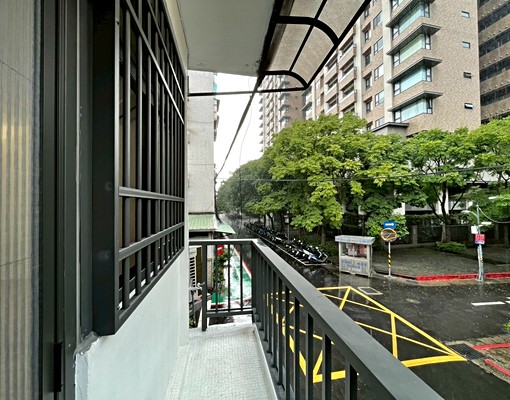 萬華東園街簡約明亮邊間二樓 - Image 2