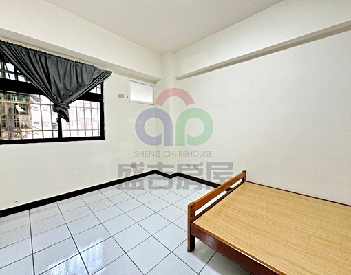 國安國宅,空屋三房,客廳有冷氣,屋況優,含管理費 - Image 8