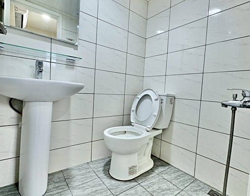 大兩房一廳✨陽台獨洗曬✨流理臺✨變頻冷氣✨管理員✨火車站旁 - Image 9