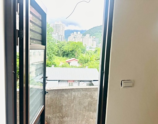 礁溪臨麥當勞.省道上全新2樓整層住家.人潮強強滾.生活機能佳 - Image 10